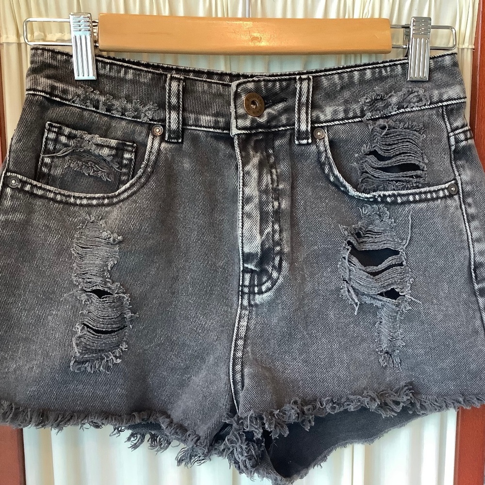 Bullhead Denim Co Distressed Black Jean Shorts High Rise Mom Short Size 5